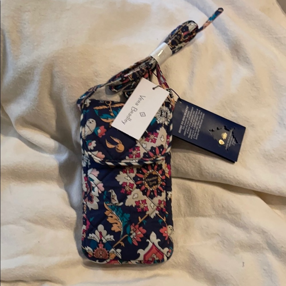 Vera Bradley, Carson. Cellphone Crossbody